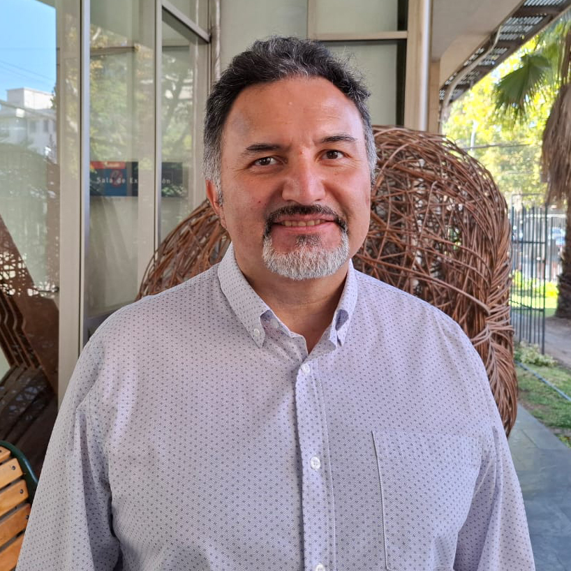 Dr. Rodrigo Paredes